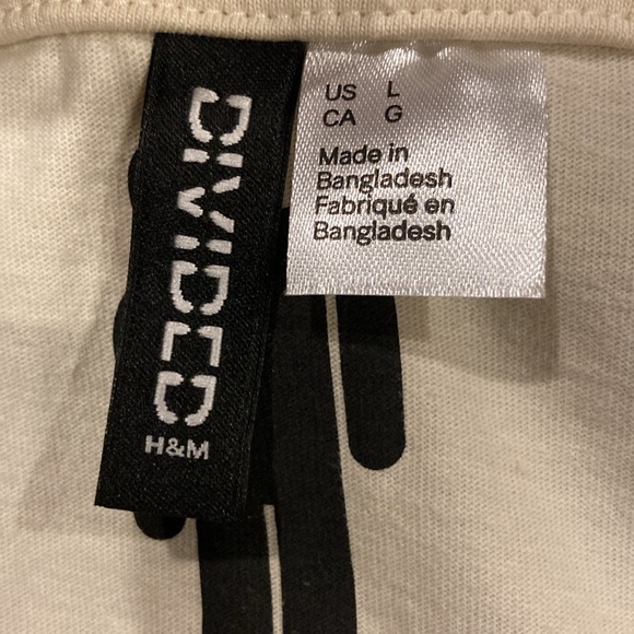 Divided H&M Large Billie Eilish Off-White and Black Tee - Picture 6 of 6